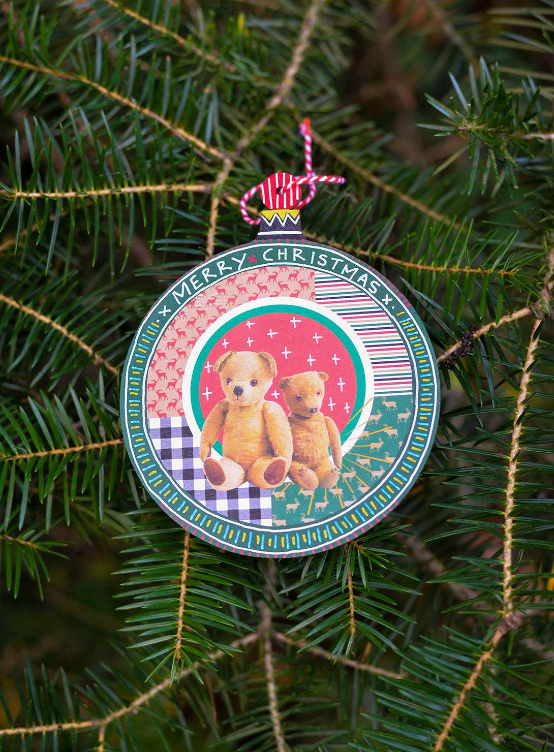 Retro Teddy Bears Wooden Ornament - HeliumProject.gr